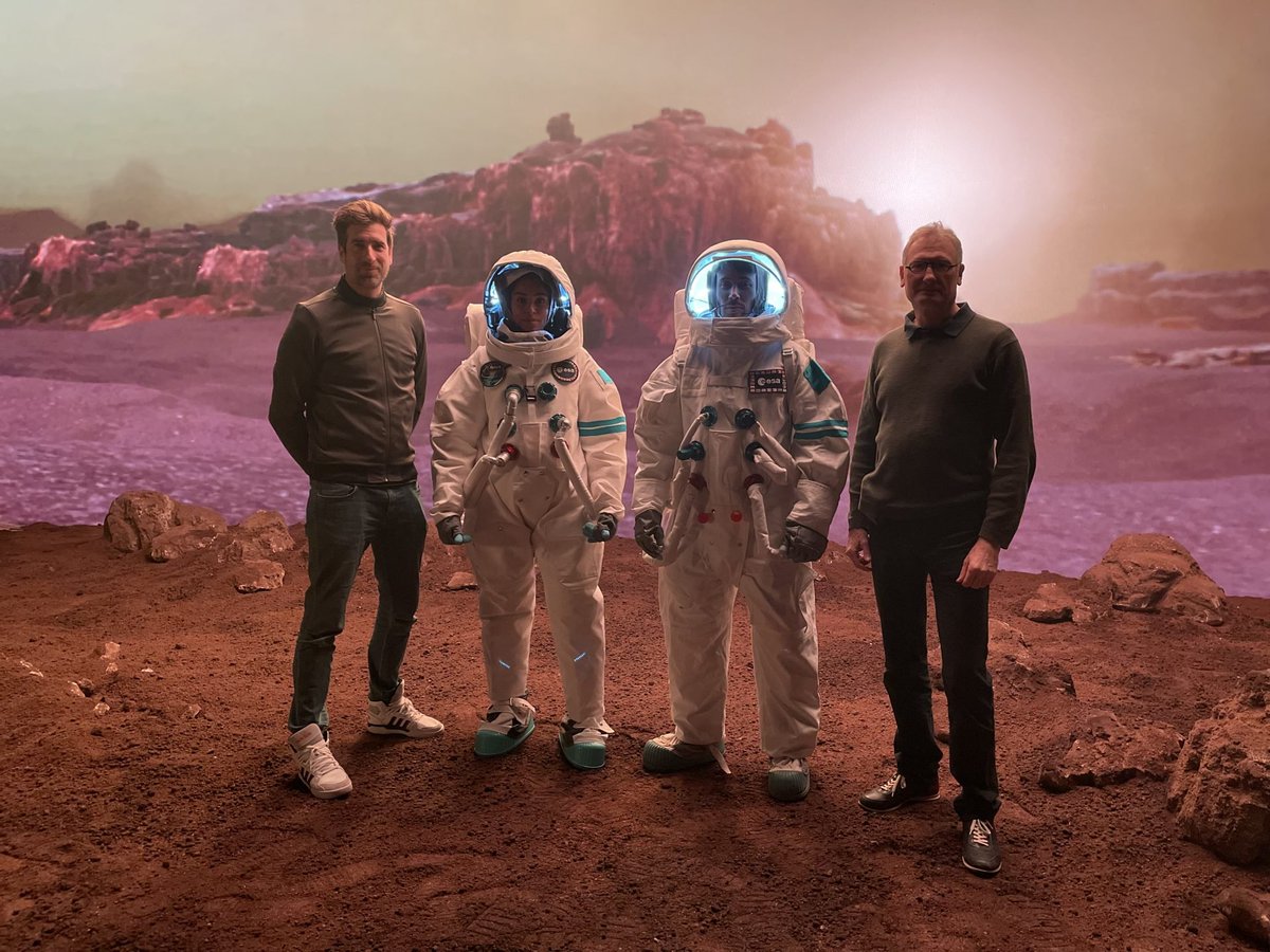 3DVF's tweet photo. Interview: les coulisses de la production virtuelle (technique utilisée entre autres par The Mandalorian, avec écrans LED) avec Duck Factory, qui a virtuellement envoyé les équipes de l' @ESA_fr
sur Mars !
https://t.co/SA7fkT4SuO
@dkft_prod @reepost_pp https://t.co/FKfieUoMir