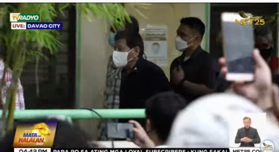 NET25TV's tweet photo. BREAKING: PRRD dumating na sa polling precinct para bumoto. #NET25MataNgHalalan https://t.co/kDQN92DYKN