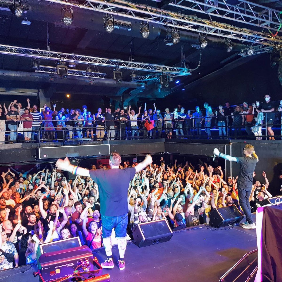chikosdelmaiz's tweet photo. ¡Un millón de gracias Mallorca! Fue maravilloso volver a sentir el calor de una sala. 

#SummerTour22 
#MallorcaEsFonki https://t.co/Jq3INAEXJF