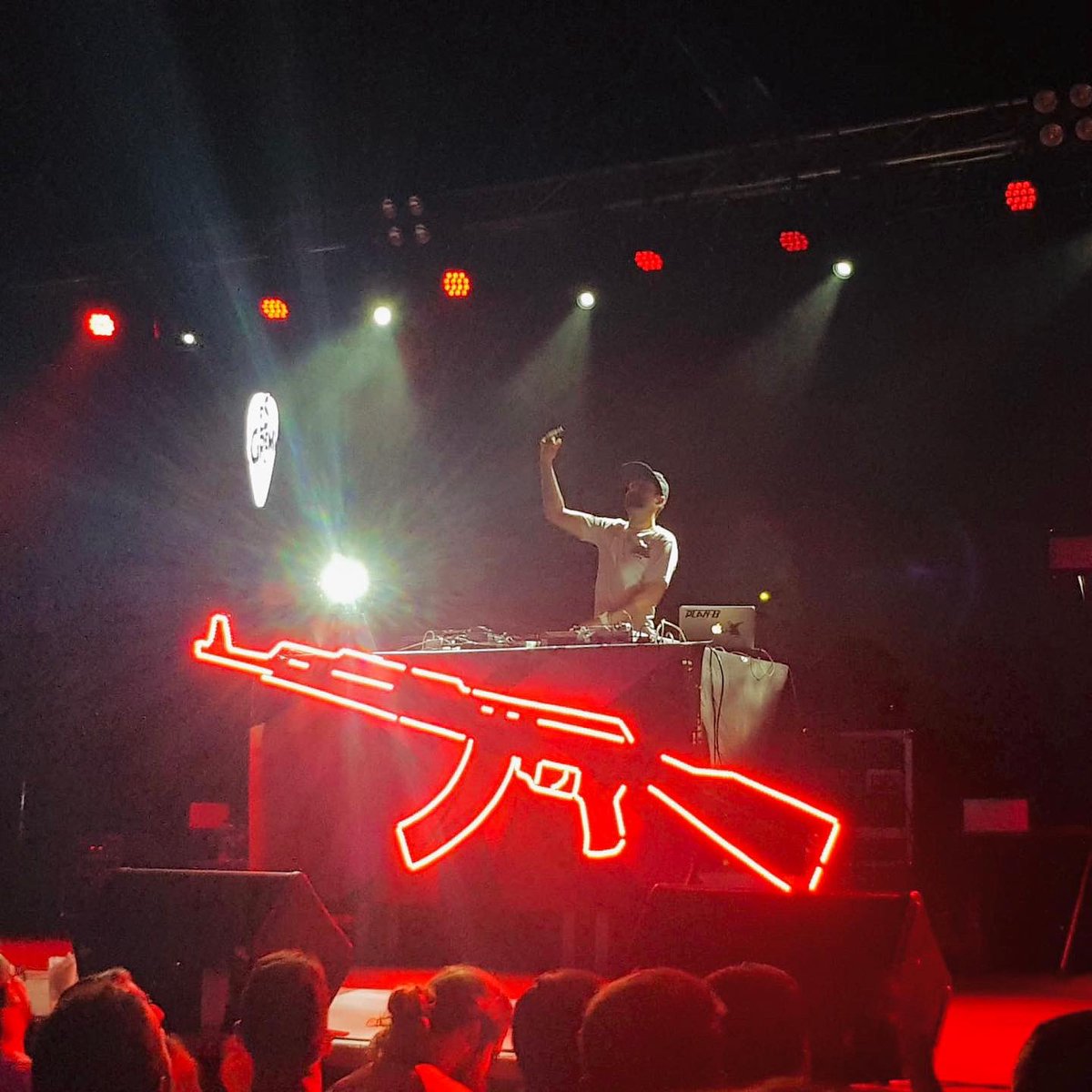 chikosdelmaiz's tweet photo. ¡Un millón de gracias Mallorca! Fue maravilloso volver a sentir el calor de una sala. 

#SummerTour22 
#MallorcaEsFonki https://t.co/Jq3INAEXJF