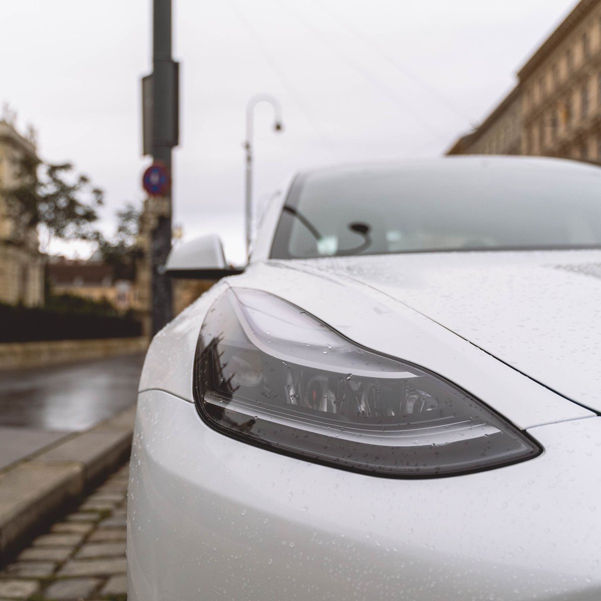 Toksiofficial's tweet photo. Welcome to the future 💚

Toksi is about to revolutionize transportation systems - buckle up! 

#wearetoksi #communityride #futureride #socialride #toksi #tokenizedtaxi https://t.co/YzUsFRegpj