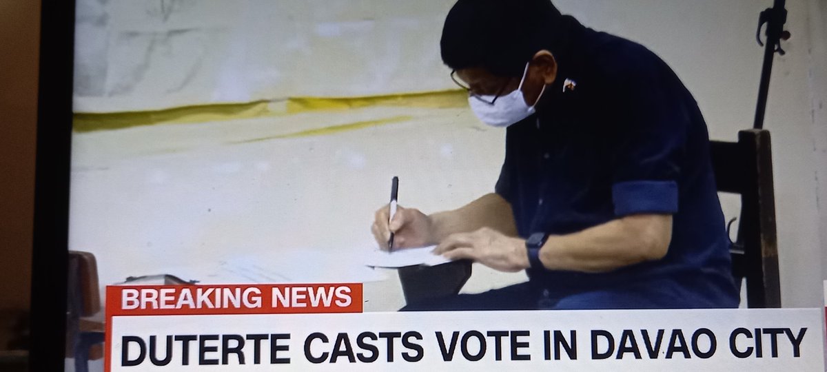 esojgoleafar's tweet photo. TATAY Digong , bumoto na ..  🥰🥰🥰 https://t.co/Jltz7Ujd44