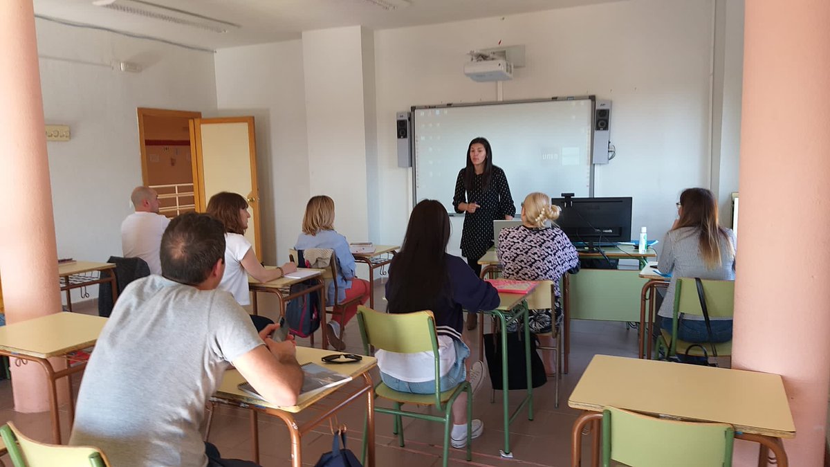 UNEDMadridSur's tweet image. Comienza en #Alcorcon el curso de español para ucranianos #CUID #UNED becados por Banco Santander @AytoAlcorcon @natadeandres @CUID_UNED @FormacionP_UNED