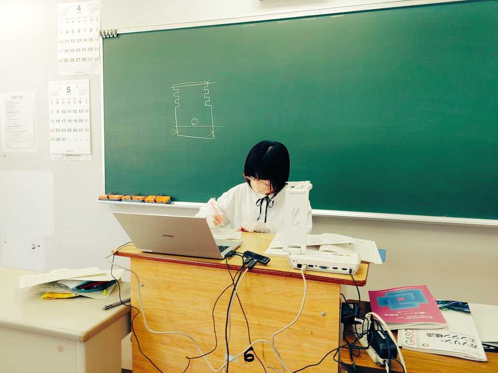 AIZUTechnoAca's tweet photo. 《リモート授業》
5月6日　本日ゴールデンウィークの狭間は、実習内容が途切れないようにリモート授業を実施してます。
＃福島県　＃会津　＃学校　＃専門学校　＃職業訓練　＃テクノアカデミー　＃自動車整備科 https://t.co/RjXxU84Zig