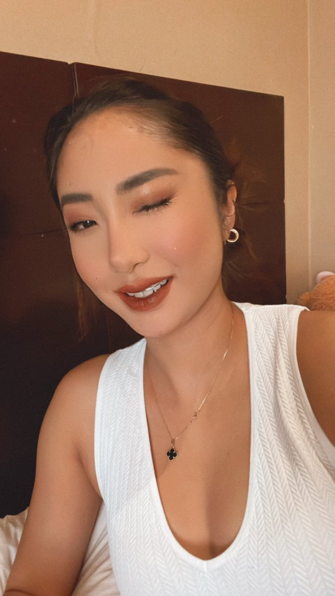 ajlatte's tweet photo. After Layover look 😗🤎 https://t.co/G2qlnaPOnx