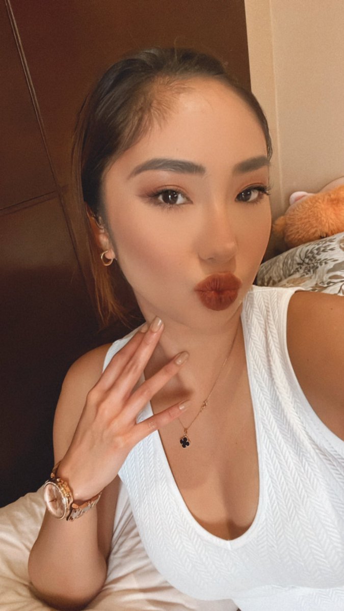 ajlatte's tweet photo. After Layover look 😗🤎 https://t.co/G2qlnaPOnx