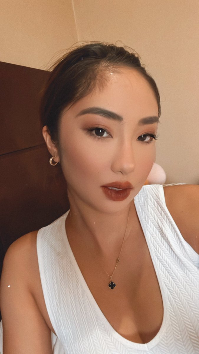 ajlatte's tweet photo. After Layover look 😗🤎 https://t.co/G2qlnaPOnx