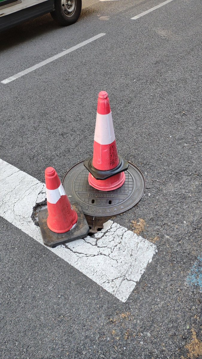 Ivan_Azagra's tweet photo. @Lineamadrid 6 días después...
@bicidenuncias @Afectadosbicim1 @Moratacleta @labicicritica @enbicipormadrid https://t.co/QrMtDaP6Ue