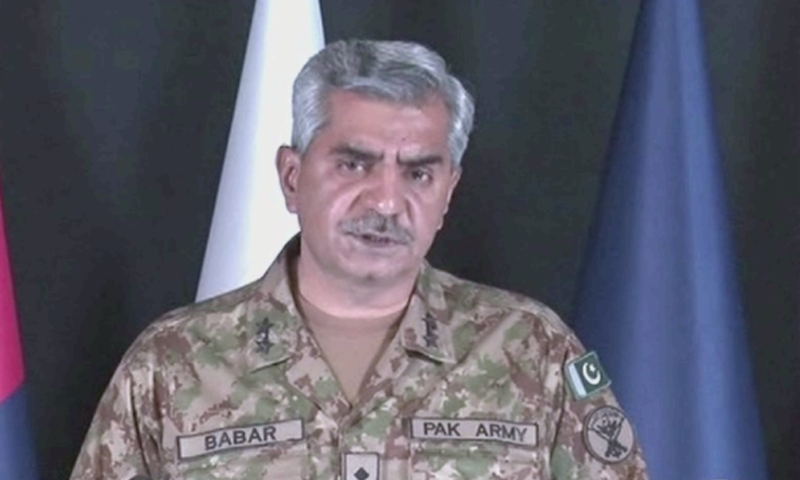 Roznama_Isb's tweet photo. آئی ایس پی آرکی جانب سے جاری بیان میں کہا گیا ہے کہ حالیہ دنوں میں ملک میں جاری سیاسی گفتگو میں پاکستان کی مسلح افواج اور اس کی قیادت کو ملوث کرنے کی تیز اور دانستہ طور پر کوششیں کی گئی ہیں جو کہ ایک غیر مناسب بات ہے،ملک  کے مفاد کے لیے پاک فوج کو سیاسی گفتگو سے دور رکھنا بہتر ہے https://t.co/5jYqA7UBjg