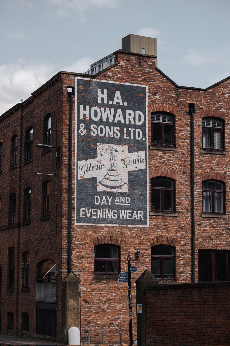 Manchester's industrial past can be seen around every corner. You will walk past this beauty if you're heading towards Ducie Street from the Ancoats direction. #mcruk