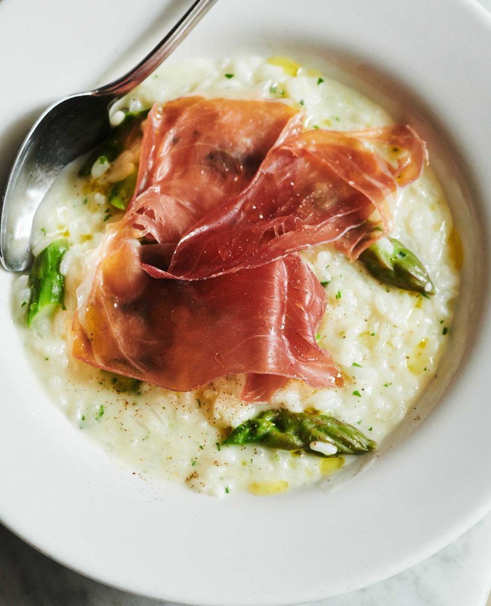 Asparagus season is one of our favourite times of year and this asparagus and prosciutto risotto celebrates them. ⁠
#newdish #asparagus #risotto #prosciutto