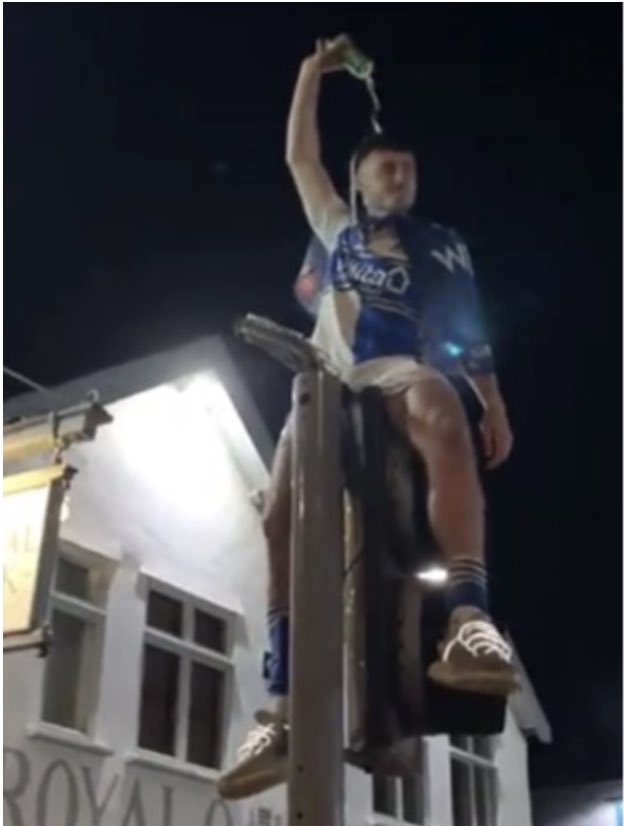 timcaple's tweet photo. Fans often complain that players these days too detached from fans not at #TheGas @BristolRovers #AaronCollins leading the way after incredible promotion celebrating into the night on top of a traffic light pouring beer over himself 😀👍brilliant https://t.co/331UI3pFJH