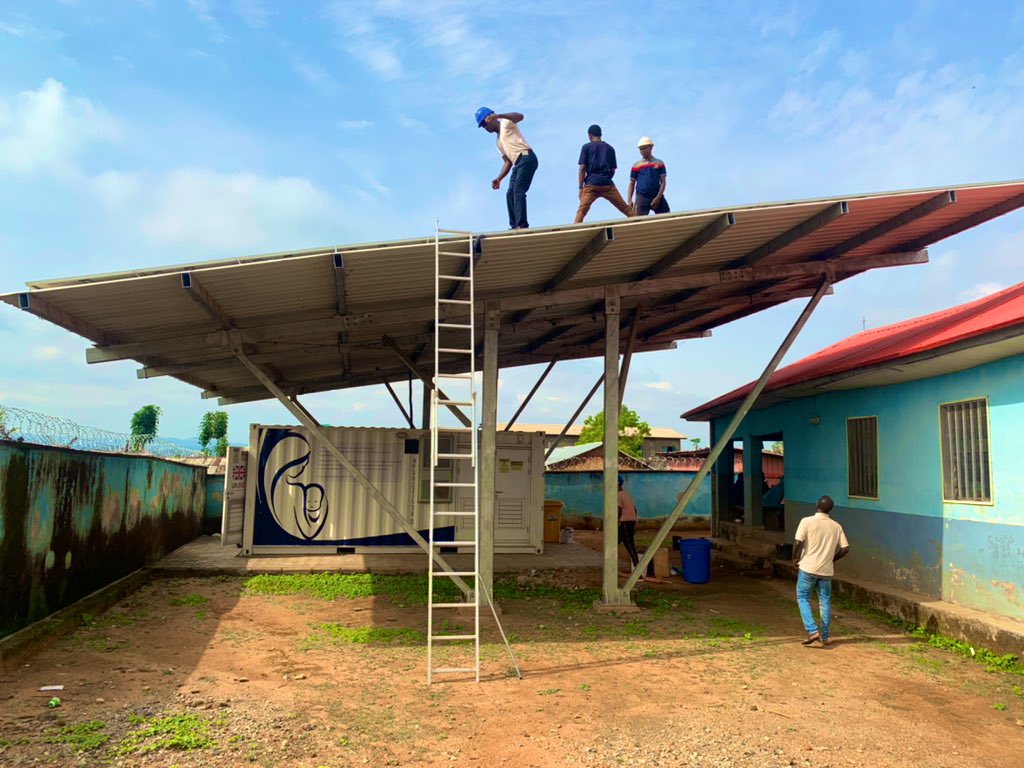 kdkapsco's tweet photo. Happy Monday! The Sun is out and so are we.
We’re about to commence panel washing and corrective maintenance at Jere PHC in scenic Kagarko LGA
#KadunaSolar #Mondayvibes https://t.co/q7Oge1vaEz