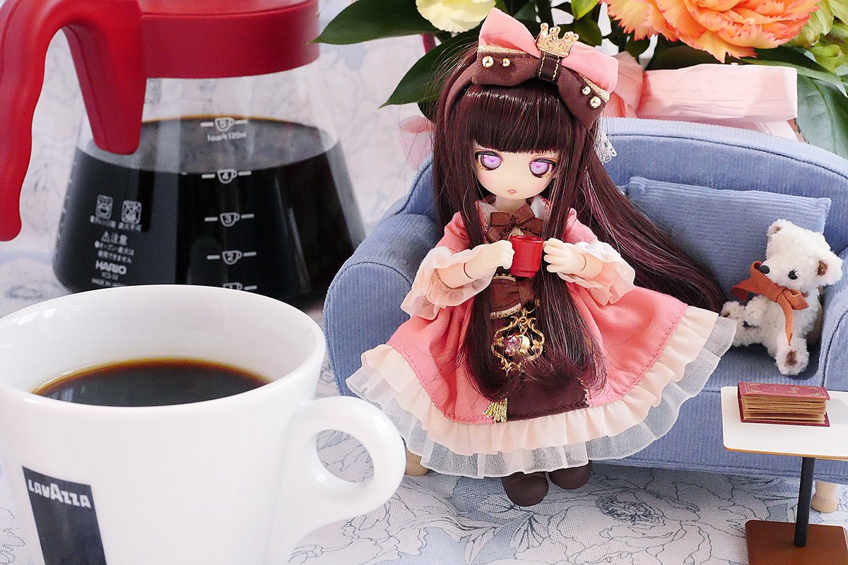 smilecapsule's tweet photo. HARIOでコーヒーミルデビュー🌟
スタバのTOKYOローストでコーヒータイム☕
深めで後味もまったり系な味わい

#HARIO
#おうちカフェ
#mimiel_doll
#ジュエルドール
#jewelmagic https://t.co/Y6fNjFM8eB