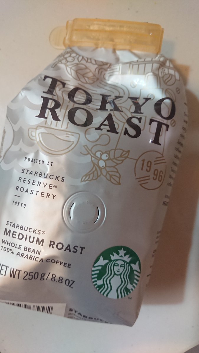 smilecapsule's tweet photo. HARIOでコーヒーミルデビュー🌟
スタバのTOKYOローストでコーヒータイム☕
深めで後味もまったり系な味わい

#HARIO
#おうちカフェ
#mimiel_doll
#ジュエルドール
#jewelmagic https://t.co/Y6fNjFM8eB