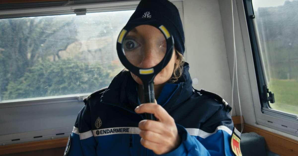 Telerama's tweet photo. “Brigade Mobile” sur @ARTEfr TV : l’enquête loufoque de gendarmes en camping car. Une série imaginée par Fanny Sidney (“Dix pourcent”) à mi-chemin entre “Fleabag” et le faux documentaire.

🔎 https://t.co/8LSIug0tRs

✍️ Par @emiliegavoille https://t.co/2wyx7nPQ51