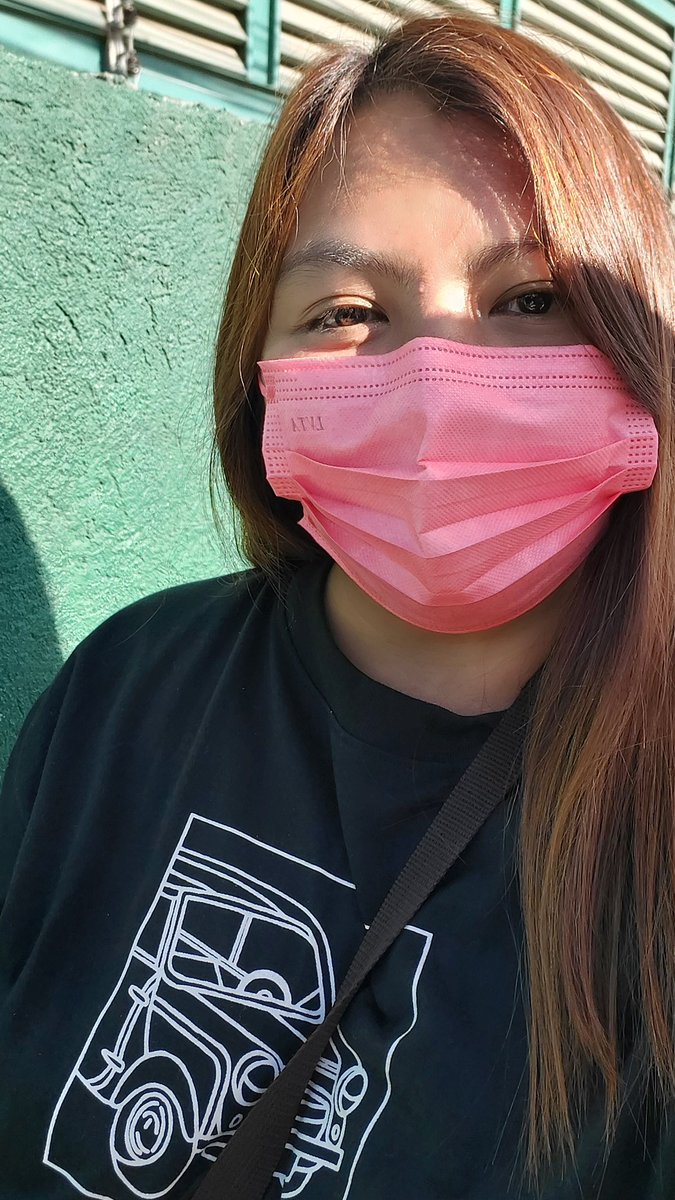 <a href="/carlguevarra09/">Juan Carl</a> Pink facemask plus Dulo shirt para sa #KulayRosaAngBukas 

#LeniRobredoForPresident #Halalan2022 #Eleksyon2022 #IpanloNa10ToParaSaLahat #LeniKikoAllTheWay