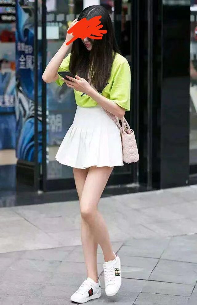 hebin22694308's tweet photo. 还是很喜欢这张照片，把我拍的真好看，哈哈 https://t.co/NIz5jCyc7J
