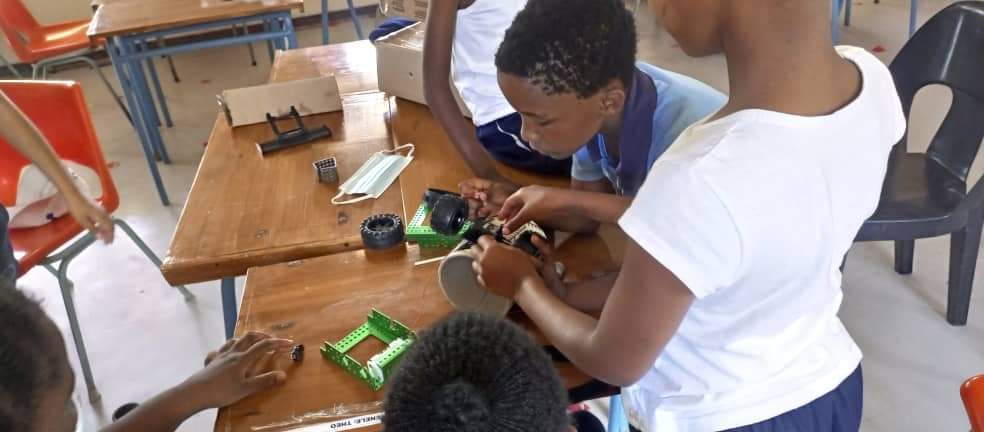 “If you look at history, innovation doesn’t come just from giving people incentives; it comes from creating environments where their ideas can connect.“ Steven Johnson.
#DIAfrica
#SteamEducation
