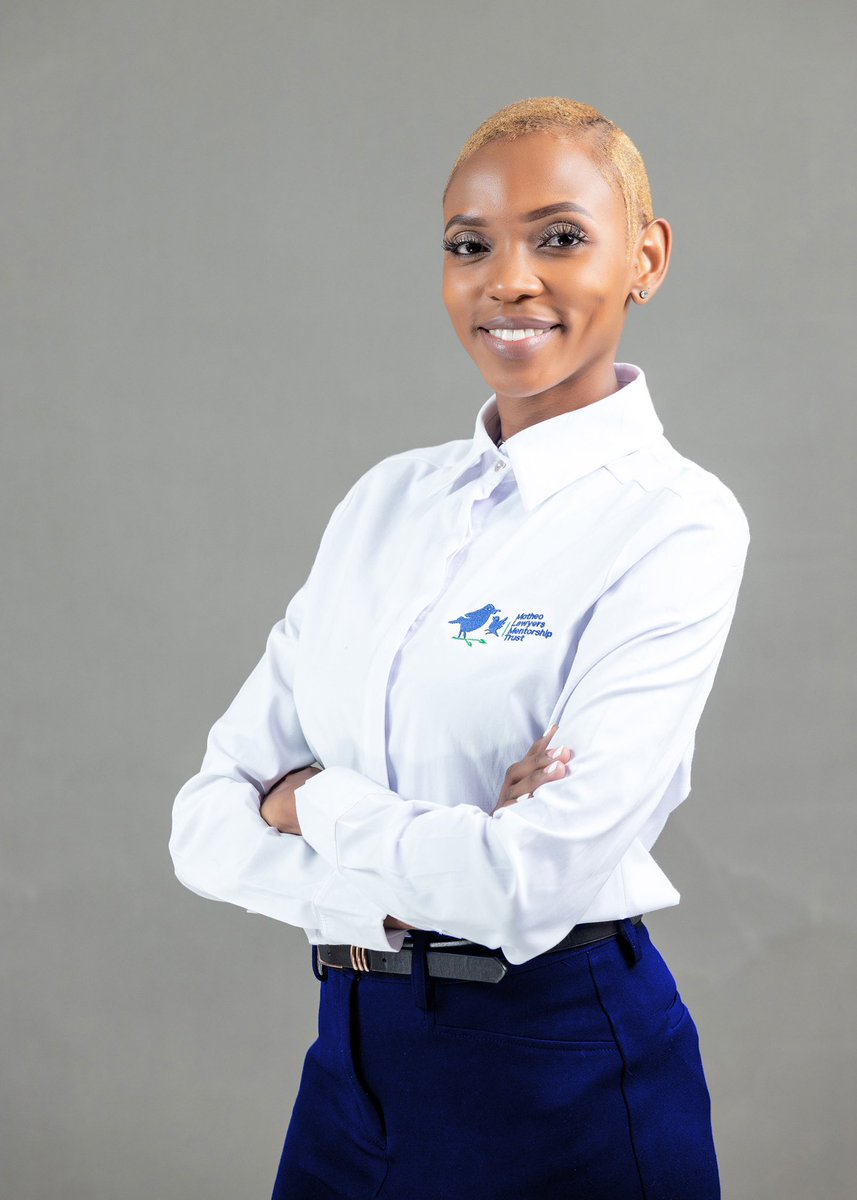 MotheoMentors's tweet photo. MEET THE BOARD: Chedza Moon Ntobedzi – Vice Chairperson

Chedza is an attorney, conveyancer and notary public. Chedza graduated from the University of Botswana in October 2016 with her Bachelor of Laws degree and began her career in private practice. #MotheoMentorship https://t.co/pWyoRQPOxr