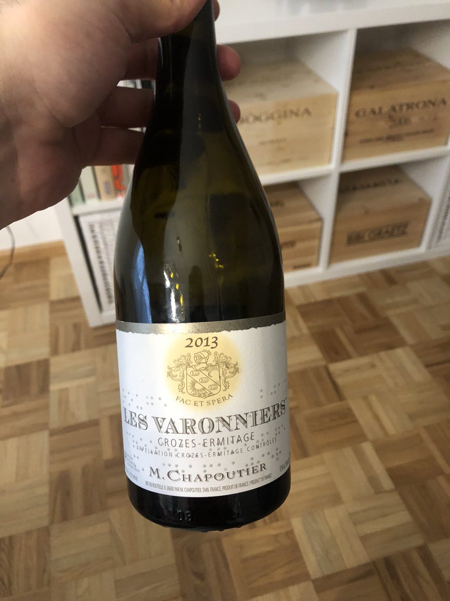 mdago87's tweet photo. #redwine #france #rhone #crozesermitage @M_Chapoutier  #syrah #lesvaronniers #fresh #biodynamic #drinkingwell had this nice drop on the past weekend. delicious, fresh,deep, a lot of black berries, cassis, smoke and black olive 🍷 🇫🇷🍇 https://t.co/NtUQIFZVlS