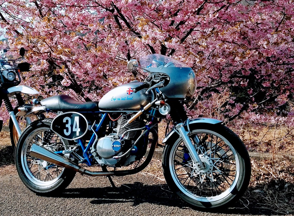 ST250_CafeRacer's tweet photo. Twitterをはじめてみました。

ST250E Cカスタマイズというカフェレーサー風の限定車をベースにいろいろカスタムしたバイクに乗っています。 https://t.co/P36Loyto2o