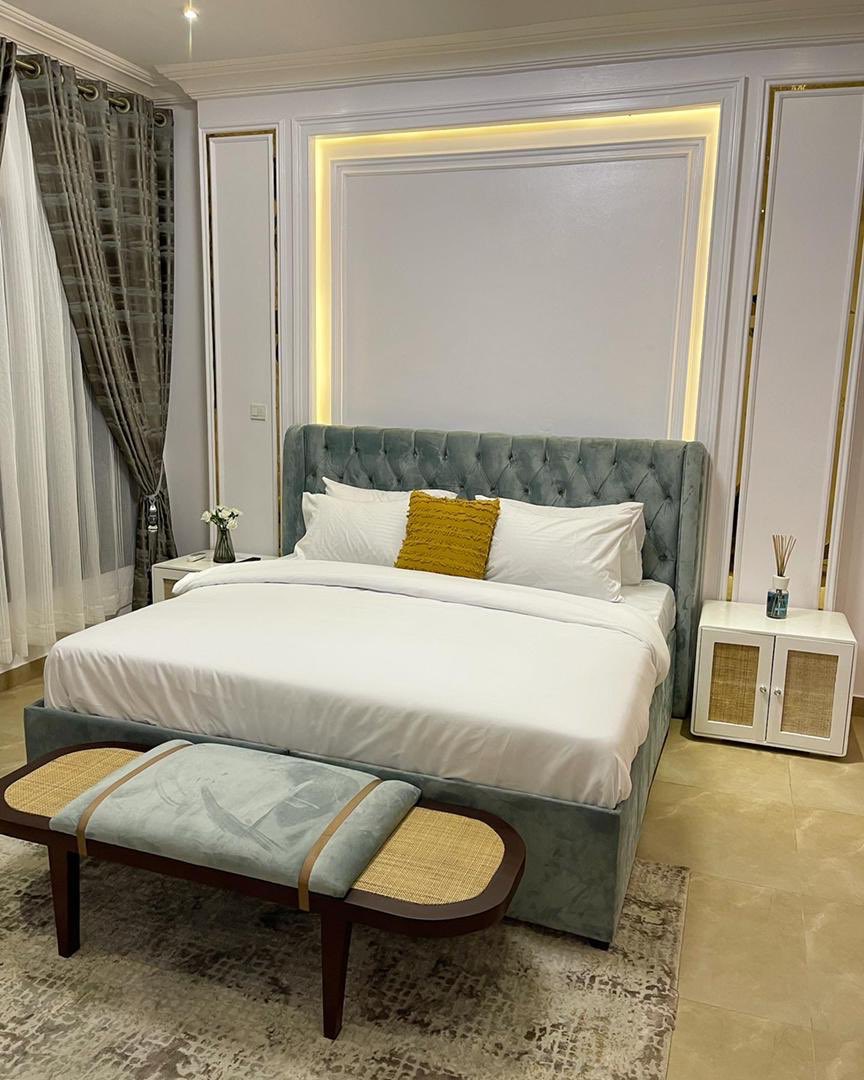 flakkygees's tweet photo. ➡️Short Let

✨Luxury 3bedroom fully en-suite available for short Let 

📍Location: Oniru ,VI 

# Price :110k

☎️For enquiries/booking 
Call or message me 07032591927 /09061546286

Apostle || #Asuu https://t.co/QhYzAYhWN6