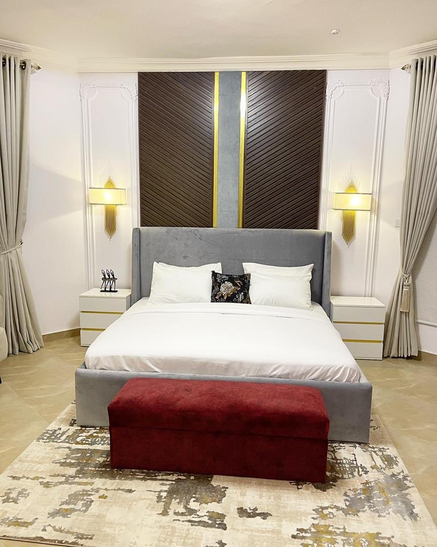 flakkygees's tweet photo. ➡️Short Let

✨Luxury 3bedroom fully en-suite available for short Let 

📍Location: Oniru ,VI 

# Price :110k

☎️For enquiries/booking 
Call or message me 07032591927 /09061546286

Apostle || #Asuu https://t.co/QhYzAYhWN6