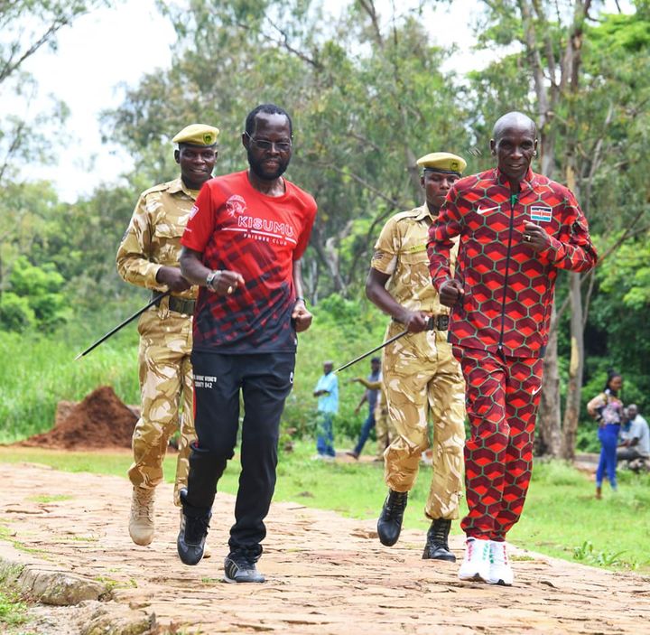 StyHighdrated's tweet photo. Luo nation are not hungry for power..they believe in what is right ✅ They'll give you direct ticket buana, and fight for you tooth and nail, and even throw stones for you. #Tried #Tested #Uncontested #Directnomination we don't waste time #risasimoja
Ni Raila https://t.co/91Mq9mnxIg