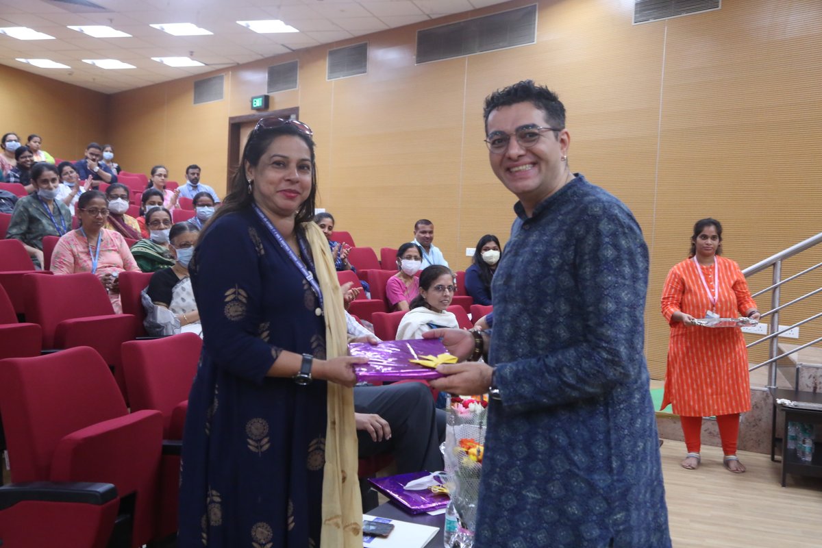 icmrnirwoh's tweet photo. Our 4-week @DeptHealthRes sponsored training course on "Omics in Biomedical Research &amp; Clinical Practice" #BRCP2022, was inaugurated by Dr Pallavi Saple (Dean, JJ Hospital) and Dr @AnuragAgrawalMD. We also welcomed the 18 candidates selected for it.
#ICMR4NewIndia #AmritMoahotsav https://t.co/5ru5mAD4Bo