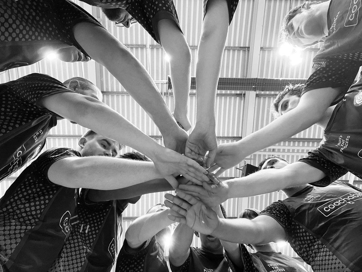 RSfairclough's tweet photo. Reliving moments from a historic weekend of netball with @EnglandMMNA 

#mensnetball #EMMNA #netballforall #makinghistory #thismoment #historic #onetothenextone 🏴󠁧󠁢󠁥󠁮󠁧󠁿🌟 https://t.co/cLguRj7F4S