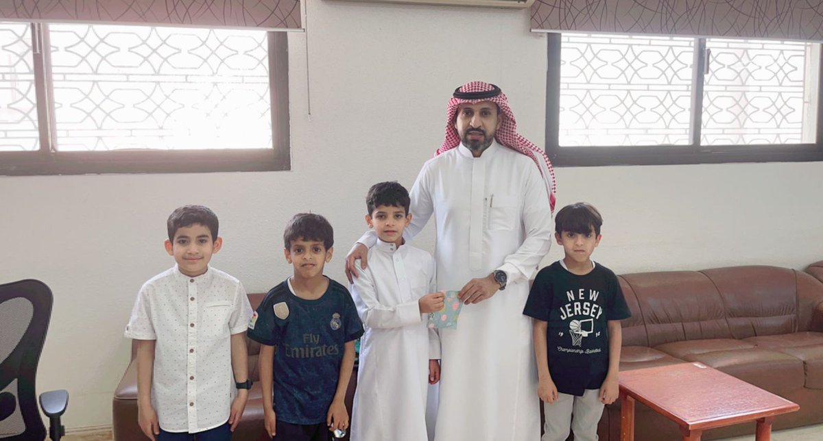 jaafaar72's tweet photo. عودة ومعايدة طلابنا ببهجة وانتظام.. 

#معايدة_التعليم #تعليم_القصيم https://t.co/deZW3ZWWas