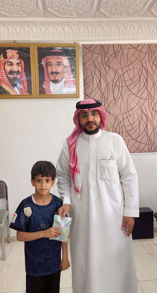 jaafaar72's tweet photo. عودة ومعايدة طلابنا ببهجة وانتظام.. 

#معايدة_التعليم #تعليم_القصيم https://t.co/deZW3ZWWas