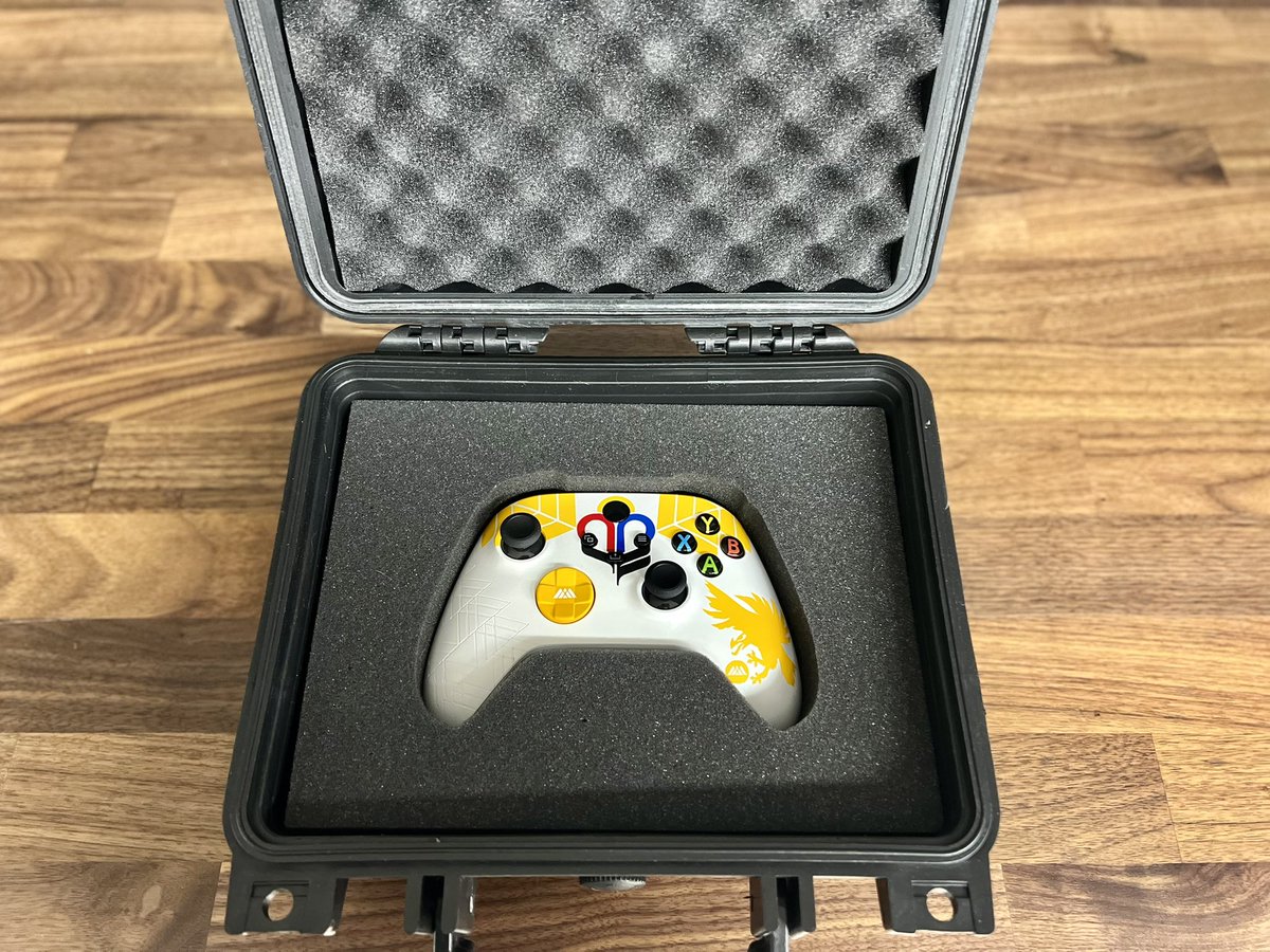 ZombiesFaktory's tweet photo. Pour honorer comme il se doit les #GuardianGames2022 de #Destiny2 un grand merci à @Bungie &amp; la team @WarningUp pour ce magnifique cadeau 🎁 🎮

Et bien sûr n’oubliez pas : #TeamArca 🔥 https://t.co/uyPVDnlCrj