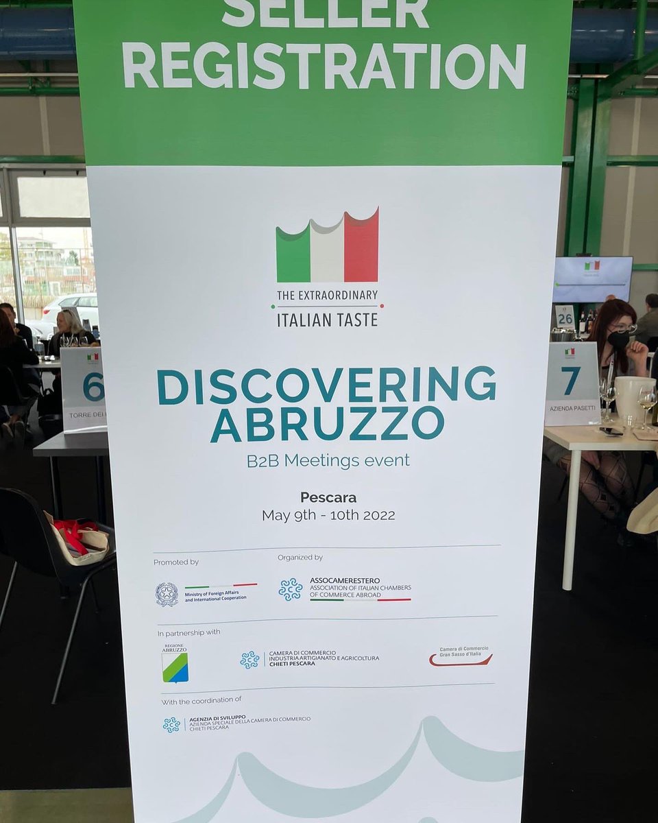 Rurabilandia's tweet photo. Stamattina al Marina di Pescara per incontrare buyer statunitensi della pasta Domenico Ricciconti. L’evento, The extraordinary Italian Taste, è organizzata dal Ministero degli Affari Esteri, Assocamerestero e Camera di Commercio di Chieti Pescara #solocosebelle #futuro #green https://t.co/Xxsi3gfW6E