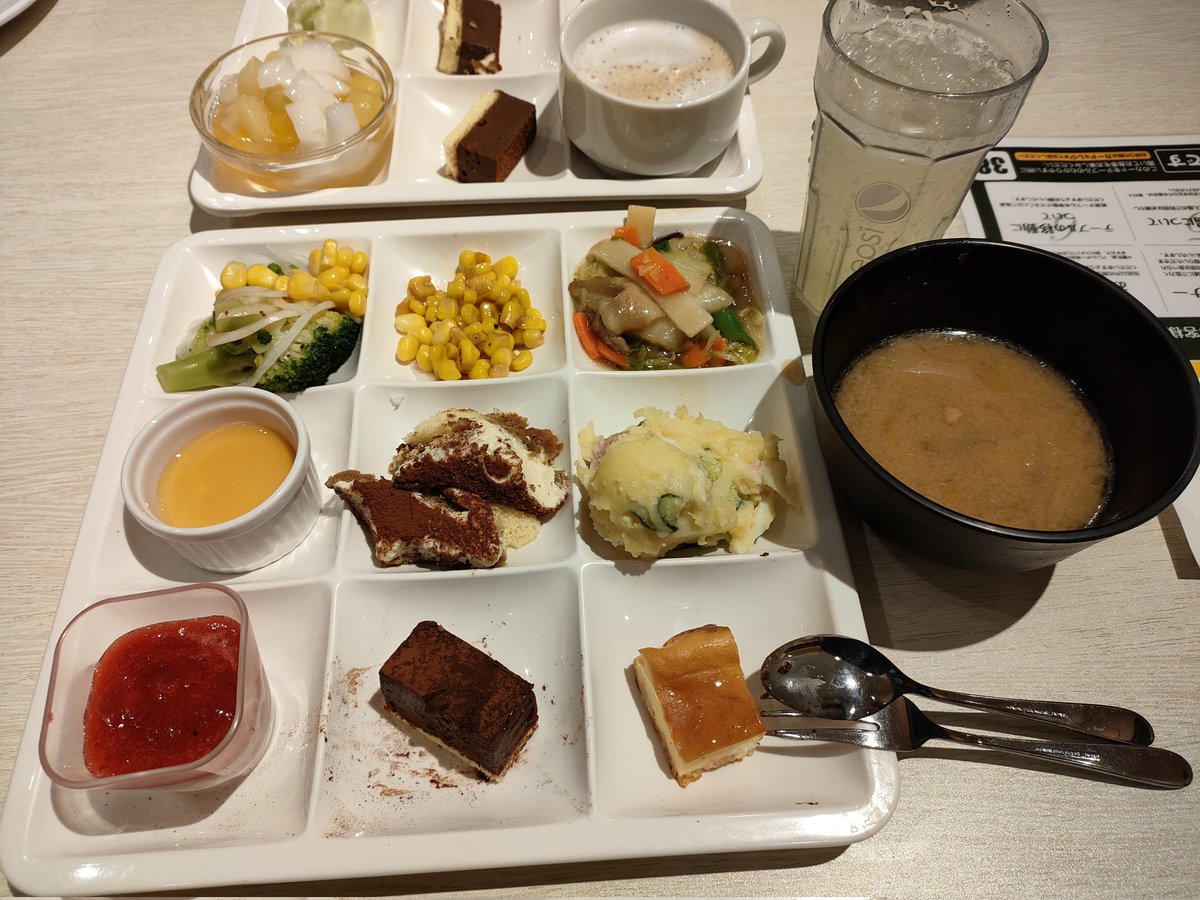 yukinao710's tweet photo. 5/5(木)親友のKちゃんと地元にて😋🍽️✨🚙💨
ランチ👉パフェ👉バイキング。。
どんだけ食べるねんって自分にツッコミを入れつつ美味しいからついつい食べてもーた💦🤦
Kちゃん✨またおデートしよーね😘
#奈良
#シュリンプチャップリン
#cafenatural
#神戸クックワールドビュッフェ
#いちごパフェ最強 https://t.co/Ox3f0s6LtA