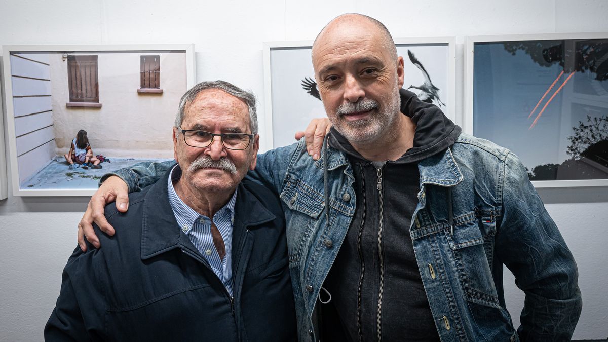 Muy contento de poder entrevistar a estos dos "monstruos" de la fotografía, Joan Guerrero y Julio Carbó;
youtube.com/watch?v=Scef6d…

#fotoperiodismo #press #fotografia #fotografos #libro #book