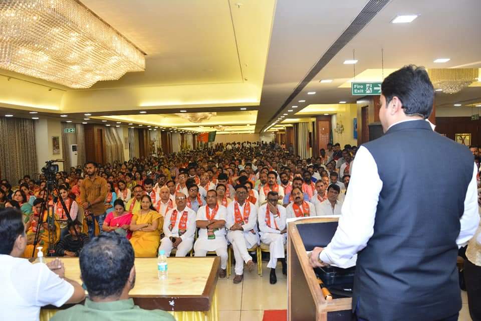 bjym_mirabhy's tweet photo. विधान परिषद मे विरोधीपक्ष नेता व मिरा भाईंदर शहर जिला के चुनाव प्रभारी श्री @mipravindarekar जी व प्रदेश सचिव श्री @akhileshchaubey जी की मौजूदगी मे कार्यकर्ता सम्मेलन का आयोजन किया गया था। इस सम्मेलन मे भारी संख्या मे संगठन प्रेमी उपस्थित थे। https://t.co/SIqoYinluv