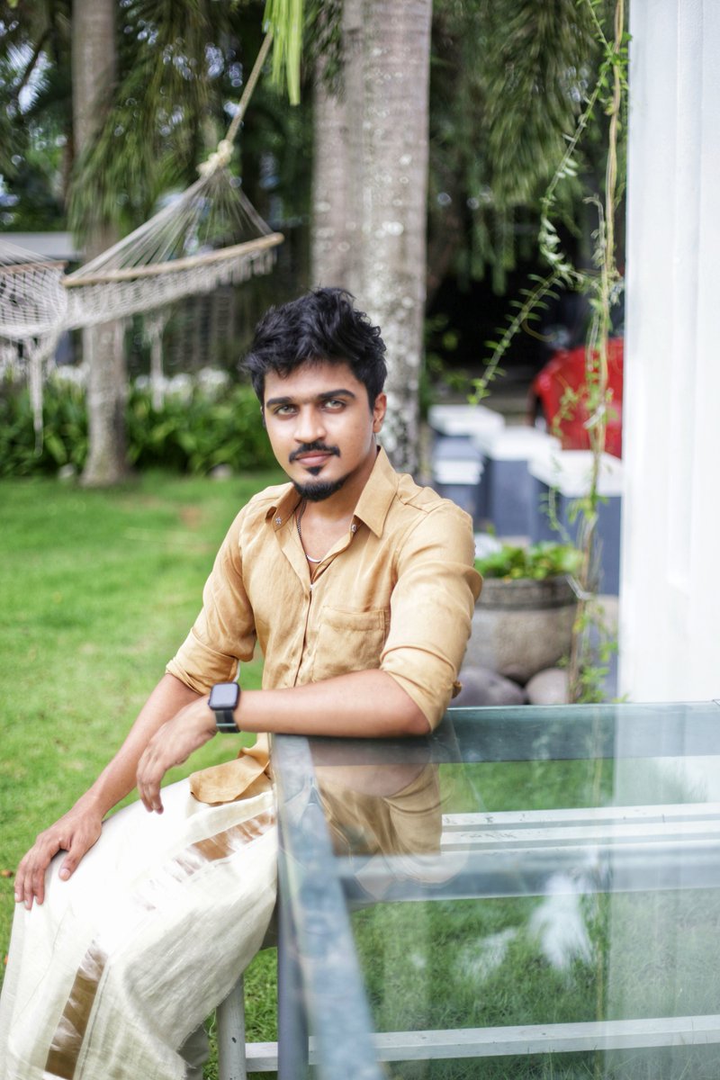 Luke_JA3's tweet photo. Hereโs some Nadan touch ..
#traditionalwear #shirt #kasavumundu #mallustyle #menfashion #malemodel https://t.co/gl4wpQPJr1