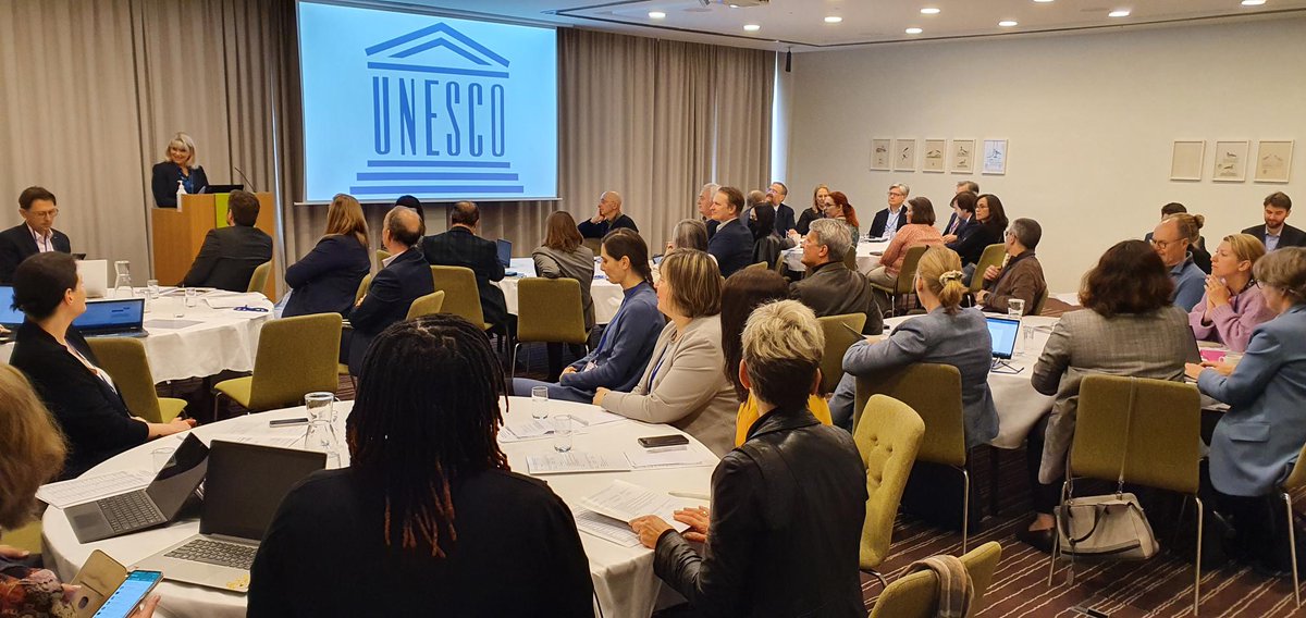 moellerl's tweet photo. More than 30 European #NationalCommissions for @UNESCO meet in 🇮🇸 for first time after the pandemic. 🇮🇸 NatCom Secretary-General Dóra Eyjólfsdóttir opens the working meeting. 1st Agenda Item: Addressing implications of the war in 🇺🇦. https://t.co/e9vxS6zrmO