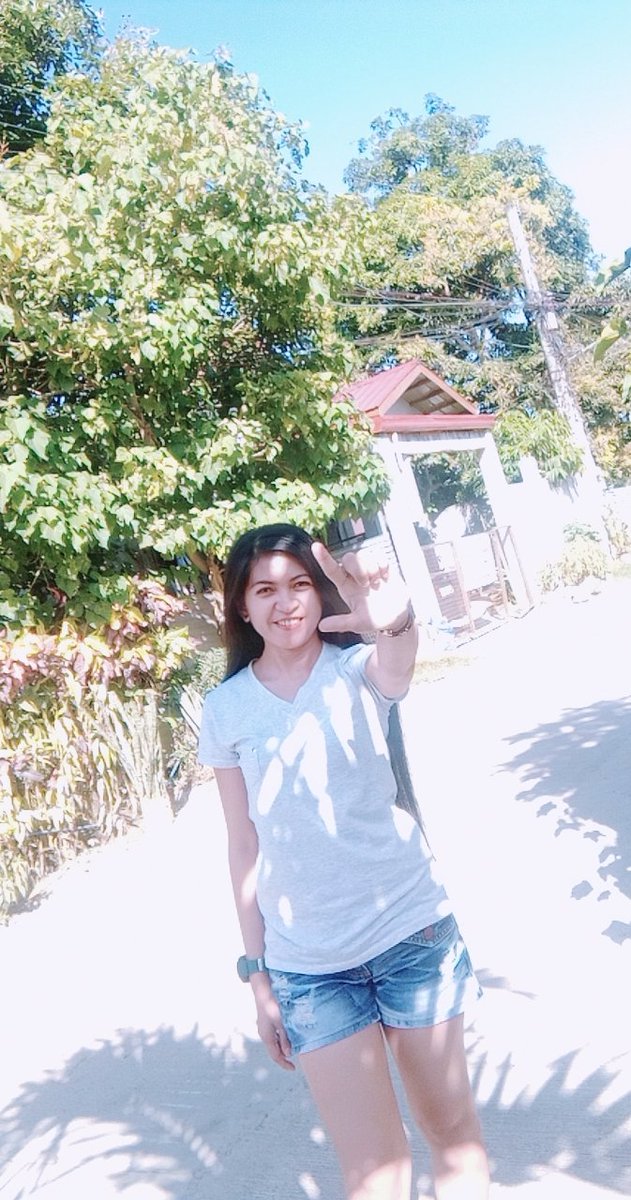 AprilBelale's tweet photo. Leni robredo is my president...🤍🇵🇭🌷🫰 https://t.co/gy55ctTjvl