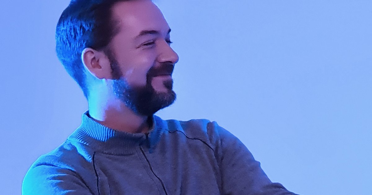 ISTFoundation's tweet photo. 👉Reunimos a @hruizmartin y a @edusadeci, los sentamos cara a cara y, sin más, tiene lugar una de las conversaciones sobre cómo aprendemos matemáticas más interesantes que hemos visto. 

¿Quieres verla? 🤩 ¡En breve te la mostraremos! Presta atención a nuestros próximos posts. https://t.co/GSPgTiGyS5