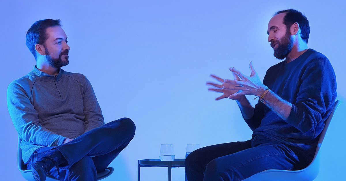 ISTFoundation's tweet photo. 👉Reunimos a @hruizmartin y a @edusadeci, los sentamos cara a cara y, sin más, tiene lugar una de las conversaciones sobre cómo aprendemos matemáticas más interesantes que hemos visto. 

¿Quieres verla? 🤩 ¡En breve te la mostraremos! Presta atención a nuestros próximos posts. https://t.co/GSPgTiGyS5