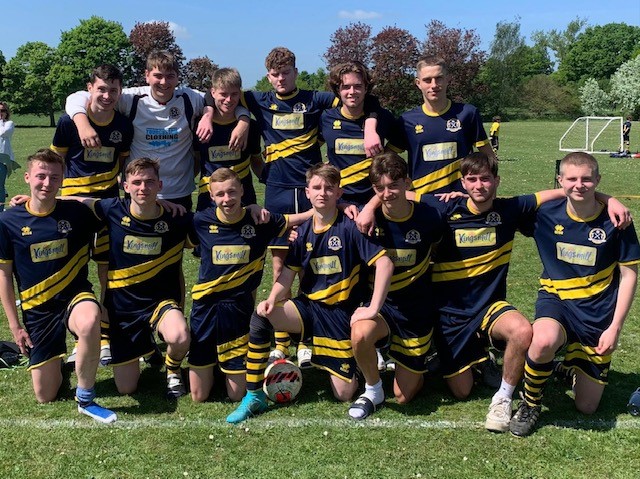 Thaxted Rangers U18s <a href="/ThaxtedYFC/">Thaxted Rangers YFC</a> ended the season on Saturday proudly sporting their <a href="/KingsmillCare/">KingsmillCare</a> shirts. Congratulations on a strong season!