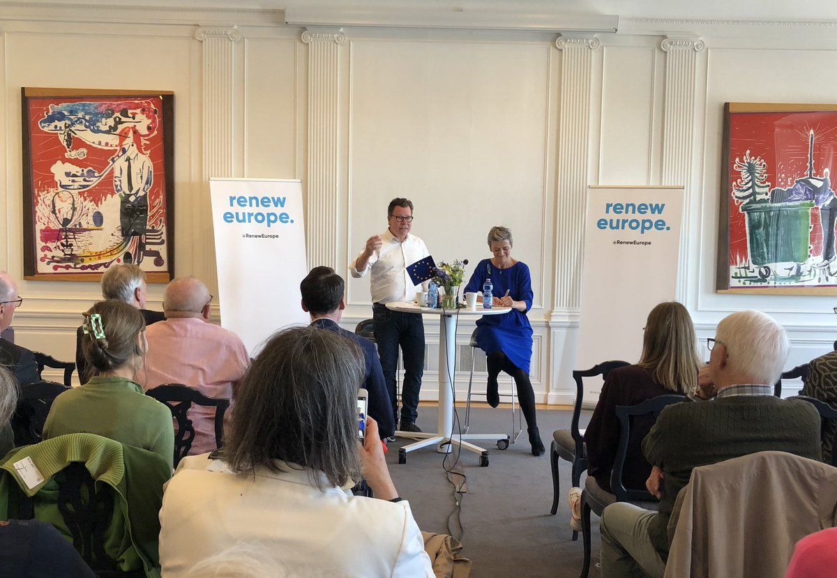 Great turn out for #EuropeDay celebration and conversation with <a href="/mortenhelveg/">Morten Helveg</a> <a href="/vestager/">Margrethe Vestager</a> @FrkCallesen <a href="/CecilieBanke/">Cecilie Felicia Stokholm Banke</a> <a href="/sofiecn/">Sofie Carsten Nielsen</a> <a href="/radikale/">Radikale Venstre</a> and more! 🇪🇺🌍💚

#HappyEuropeDay from Copenhagen! <a href="/RenewEurope/">Renew Europe</a>  <a href="/ALDEParty/">ALDE Party</a> <a href="/ALDEIndMembers/">AIM for Europe</a>

#eudk