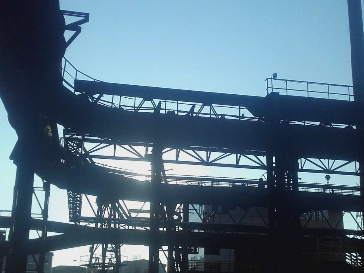 City of Ostrava is setting up a second hand construction material bank. French initiatives like <a href="/matxreemploi/">materiauxreemploi.com</a> <a href="/LaReserve/">LA RESERVE DES ARTS</a> <a href="/LesRipeurs/">Les Ripeurs 📲 🚚 ♻️</a> could bring interesting insights