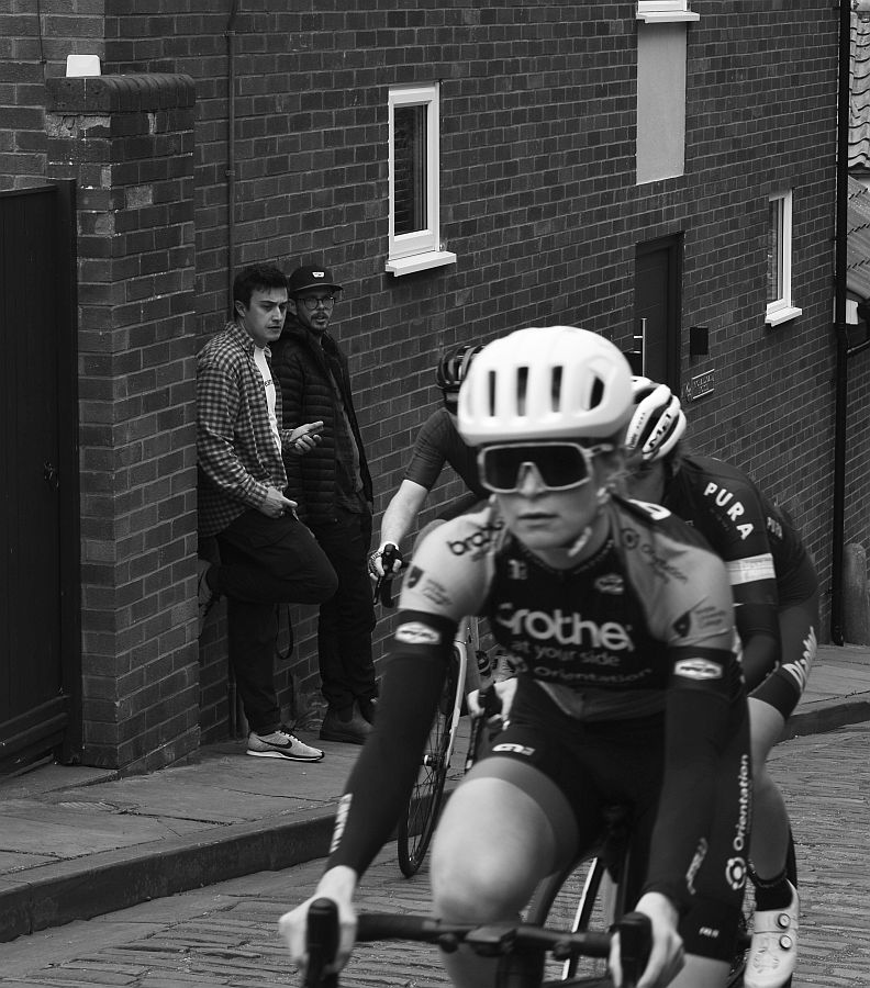 LachlanMain's tweet photo. LINCOLN.
The Cycling GP in progress.
#Limcoln #cycling #streetphotography #vlackandwhitephotography #LINCOLNSHIRE https://t.co/IjEowfsVOX