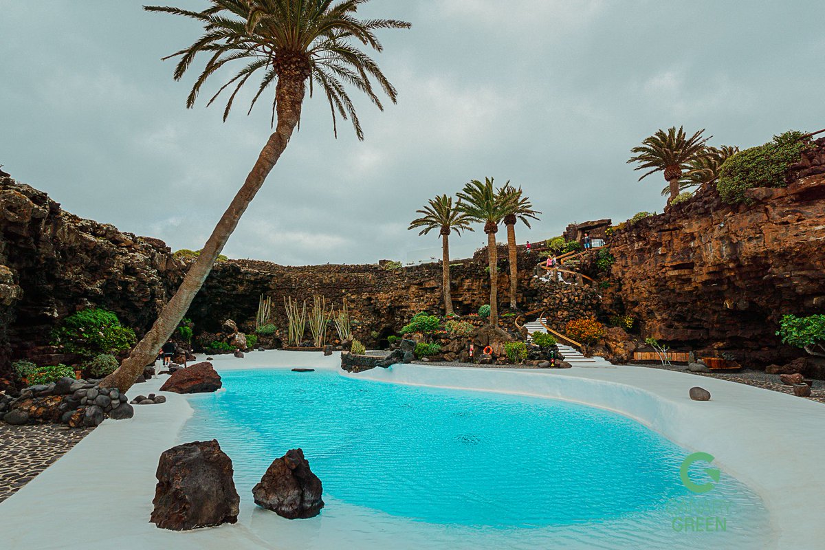 CanIslandsGreen's tweet photo. During our visit to #Lanzarote, we had a day dedicated to learning more about #CésarManrique.
The #Jameos del Agua cave is the product of the ceiling collapse of a lava tube formed more than 3,000 years ago, when the #eruption of the Corona volcano took place.🌋

📸: @hvmansocial https://t.co/wkhA1yz01A