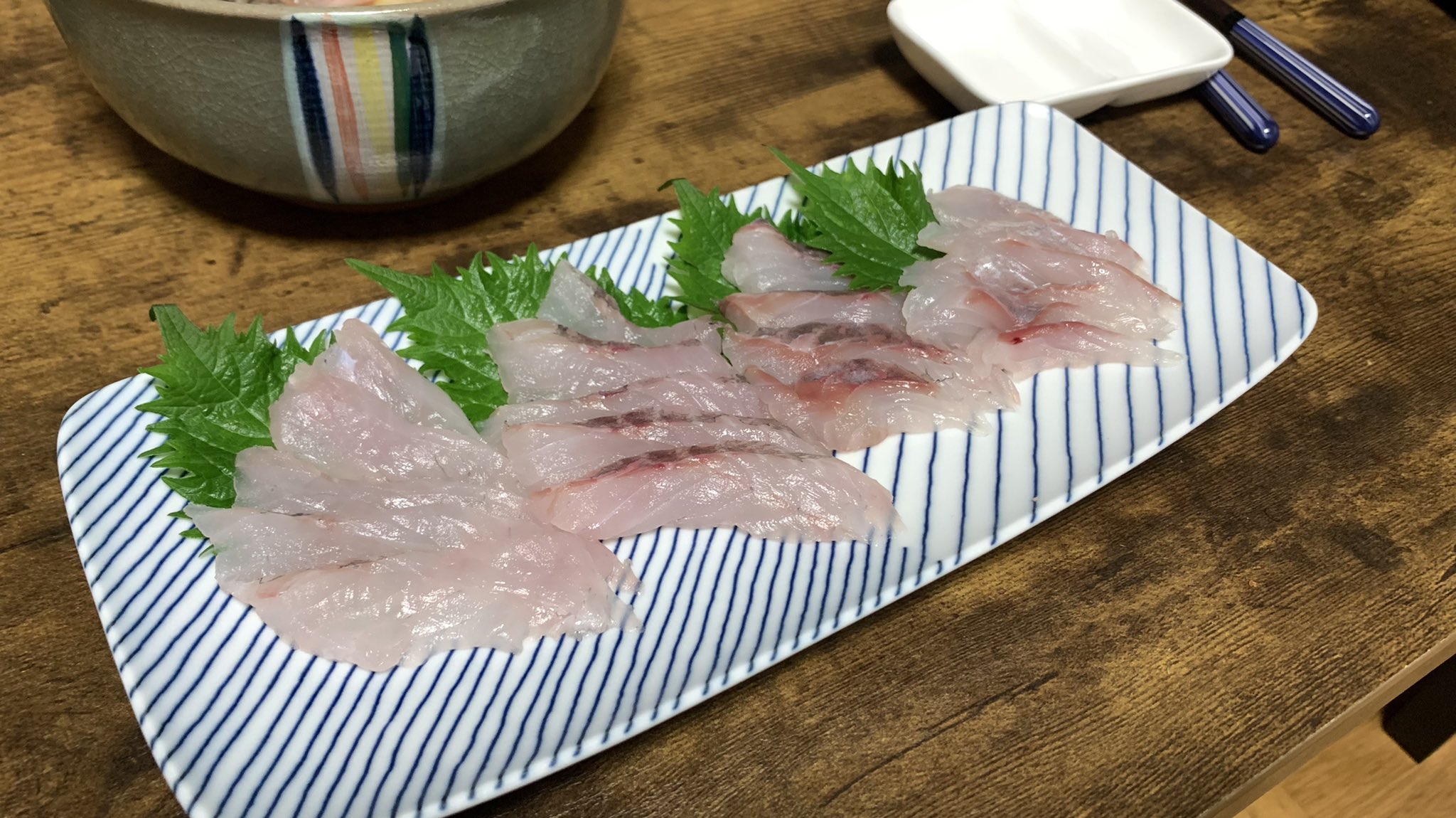 横内一樹 魚が捌けるようになれば肝とかあら汁とかが無料でいただけますので実質黒字なのです ただし黒ソイは毎回どっかしらにトゲが刺さる 自宅居酒屋 ひとり酒 T Co Tlqcisglf4 Twitter