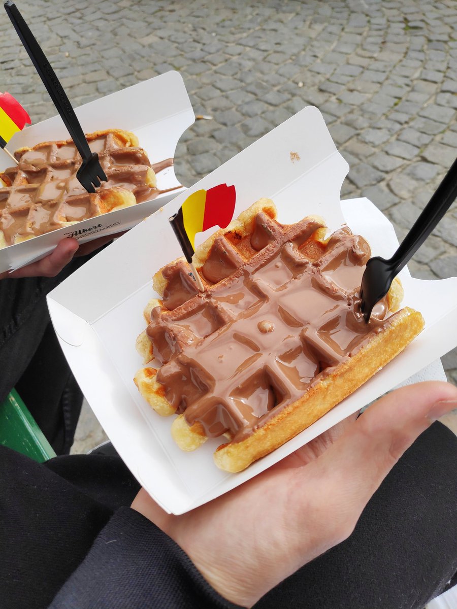 AnaGv16_'s tweet photo. Los gofres de Bélgica cumplieron con mis expectativas ✅ https://t.co/30xA3HvNQ1
